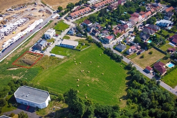 Prodej pozemku 697 m², Praha 9 - Horní Počernice