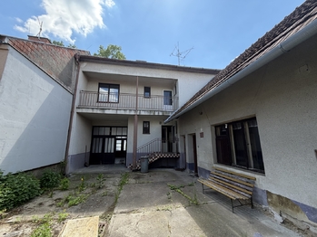 Prodej domu 180 m², Lipov