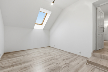 Prodej bytu atypický v osobním vlastnictví 208 m², Pozdeň