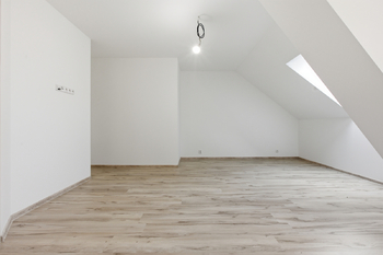 Prodej bytu atypický v osobním vlastnictví 208 m², Pozdeň