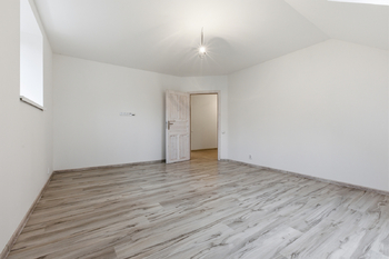 Prodej bytu atypický v osobním vlastnictví 157 m², Pozdeň