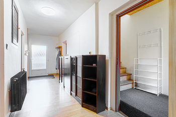 Schodiště do 2.NP - Prodej domu 208 m², Příbram