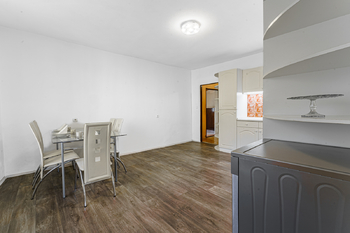 Kuchyně s jídelnou v přízemí - Prodej domu 208 m², Příbram