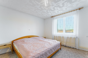 Ložnice ve 2.NP - Prodej domu 208 m², Příbram