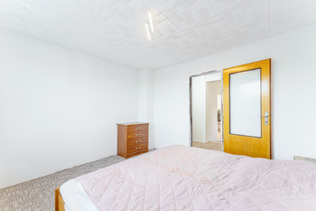 Ložnice ve 2.NP - Prodej domu 208 m², Příbram