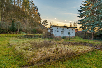 Zahrada se záhony - Prodej domu 208 m², Příbram