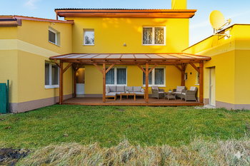 Vizualizace venkovního posezení - Prodej domu 208 m², Příbram