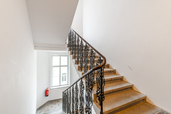 Prodej bytu 3+kk v osobním vlastnictví 70 m², Praha 5 - Smíchov