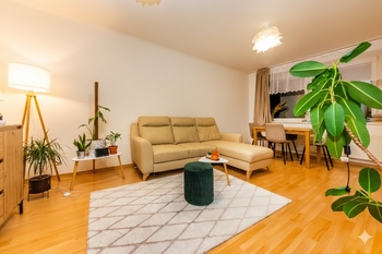 Prodej bytu 2+kk v osobním vlastnictví 52 m², Praha 8 - Troja