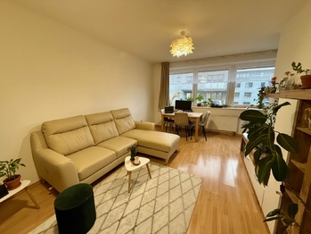 Prodej bytu 2+kk v osobním vlastnictví 52 m², Praha 8 - Troja