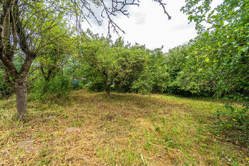 Prodej pozemku 999 m², Kamenice
