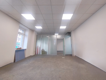 Zadní prodejní místnost - Pronájem obchodních prostor 113 m², Ostrava