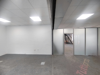 Hlavní prodejní místnost - Pronájem obchodních prostor 113 m², Ostrava