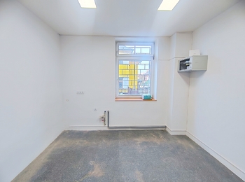 Šatna/zázemí pro zaměstnance - Pronájem obchodních prostor 113 m², Ostrava