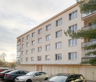 Pohled na dům  - Prodej bytu 1+kk v osobním vlastnictví 20 m², Rakovník