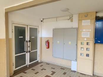 Společná chodba - Prodej bytu 1+kk v osobním vlastnictví 20 m², Rakovník