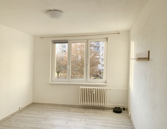 Pokoj - Prodej bytu 1+kk v osobním vlastnictví 20 m², Rakovník