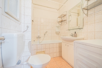 Prodej bytu 1+1 v osobním vlastnictví 43 m², Praha 8 - Libeň