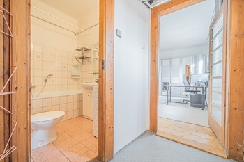 Prodej bytu 1+1 v osobním vlastnictví 43 m², Praha 8 - Libeň