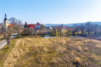 Prodej pozemku 1017 m², Suchdol