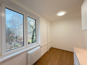 Jídelní kout v kuchyni - Pronájem bytu 2+1 v osobním vlastnictví 52 m², Praha 6 - Dejvice