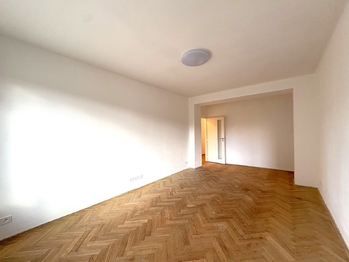1. pokoj - Pronájem bytu 2+1 v osobním vlastnictví 52 m², Praha 6 - Dejvice