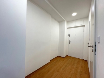 Předsíň - Pronájem bytu 2+1 v osobním vlastnictví 52 m², Praha 6 - Dejvice