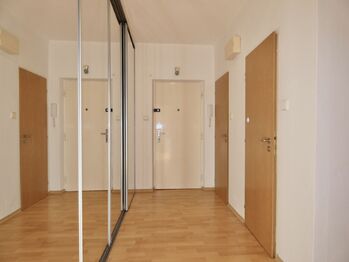 Pronájem bytu 2+1 v družstevním vlastnictví 53 m², Praha 10 - Malešice