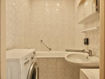 Pronájem bytu 2+1 v družstevním vlastnictví 53 m², Praha 10 - Malešice