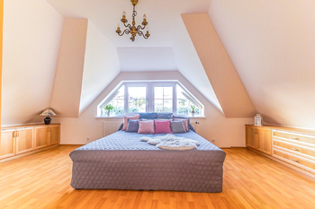 Pronájem domu 210 m², Praha 5 - Slivenec