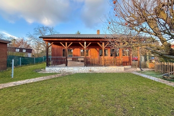 chata ze zahrady - Prodej chaty / chalupy 75 m², Káraný