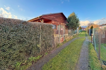 příjezd k chatě - Prodej chaty / chalupy 75 m², Káraný