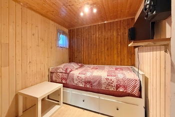 pokoj - Prodej chaty / chalupy 75 m², Káraný