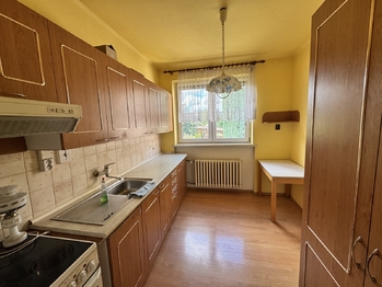 Prodej kancelářských prostor 300 m², Kravaře