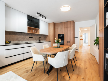 ukázkový byt 2.NP - Prodej bytu 4+kk v osobním vlastnictví 146 m², České Budějovice