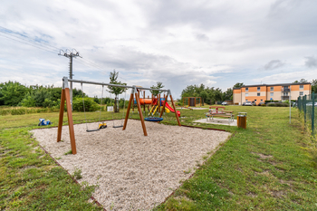 Pronájem domu 100 m², Hostouň