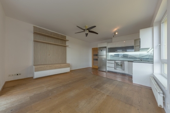 Pronájem bytu 2+kk v osobním vlastnictví 57 m², Praha 10 - Uhříněves