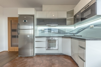 Pronájem bytu 2+kk v osobním vlastnictví 57 m², Praha 10 - Uhříněves