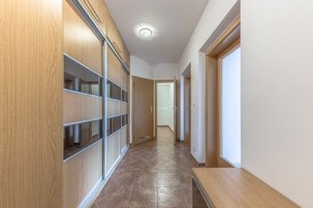 Pronájem bytu 2+kk v osobním vlastnictví 57 m², Praha 10 - Uhříněves