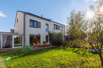 Prodej domu 240 m², Praha 9 - Hostavice