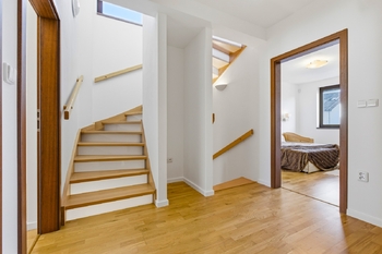 Prodej domu 240 m², Praha 9 - Hostavice