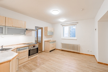 Kuchyně - Pronájem bytu 2+1 v osobním vlastnictví 55 m², Jesenice