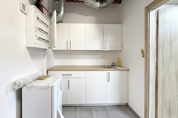 Pronájem obchodních prostor 344 m², Praha 10 - Záběhlice