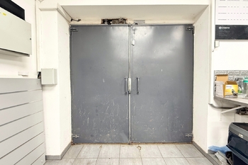 Pronájem obchodních prostor 344 m², Praha 10 - Záběhlice