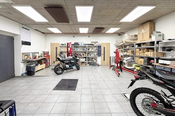 Pronájem obchodních prostor 344 m², Praha 10 - Záběhlice