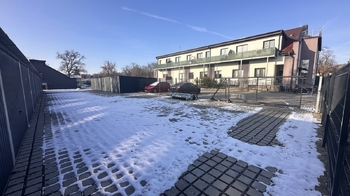 Pronájem garáže, Milovice