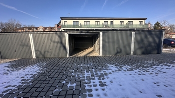 Pronájem garáže, Milovice
