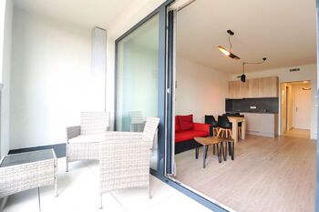 Lodžie/obývací část - Prodej bytu 1+kk v osobním vlastnictví 36 m², Praha 9 - Libeň