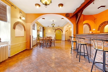 Prodej restaurace 324 m², Zbiroh