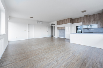 Obývák - Pronájem bytu 3+kk v osobním vlastnictví 152 m², České Budějovice